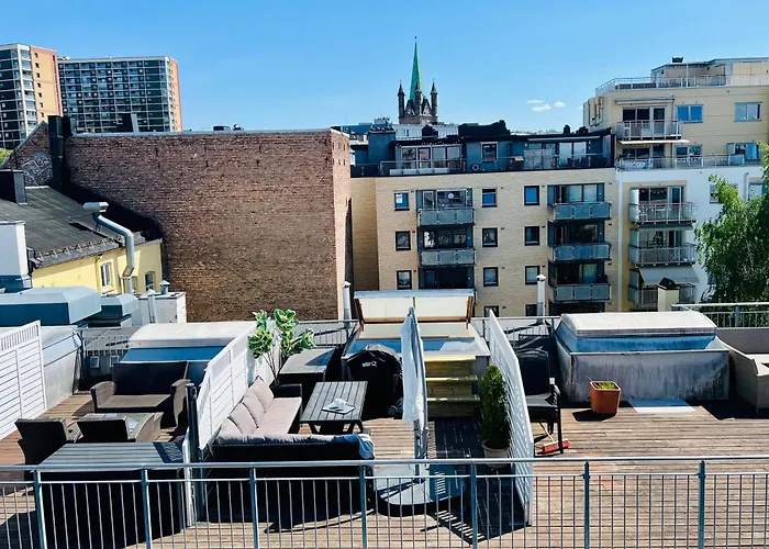 Ultracentral Duplex With Private Rooftop Terrace