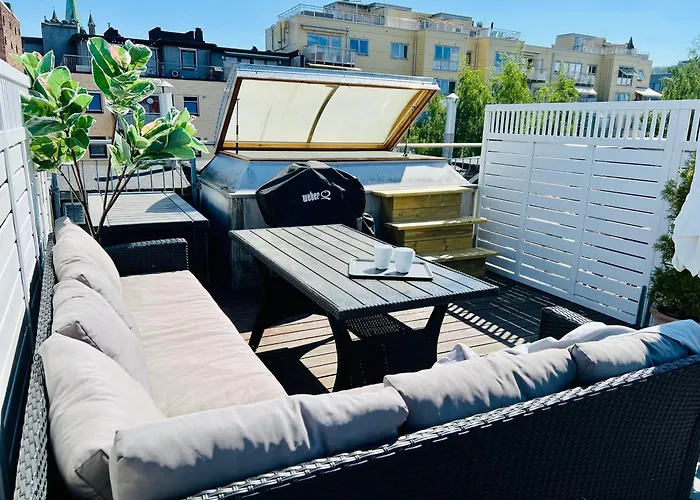 Ultracentral Duplex With Private Rooftop Terrace