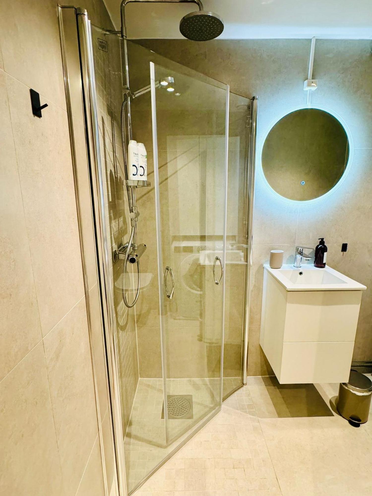 Ultracentral Duplex With Private Rooftop Terrace Apartment *